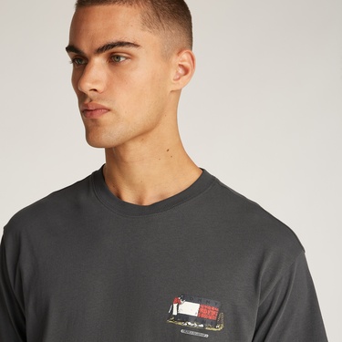  Tommy Jeans Relax Novelty Erkek Gri T-Shirt