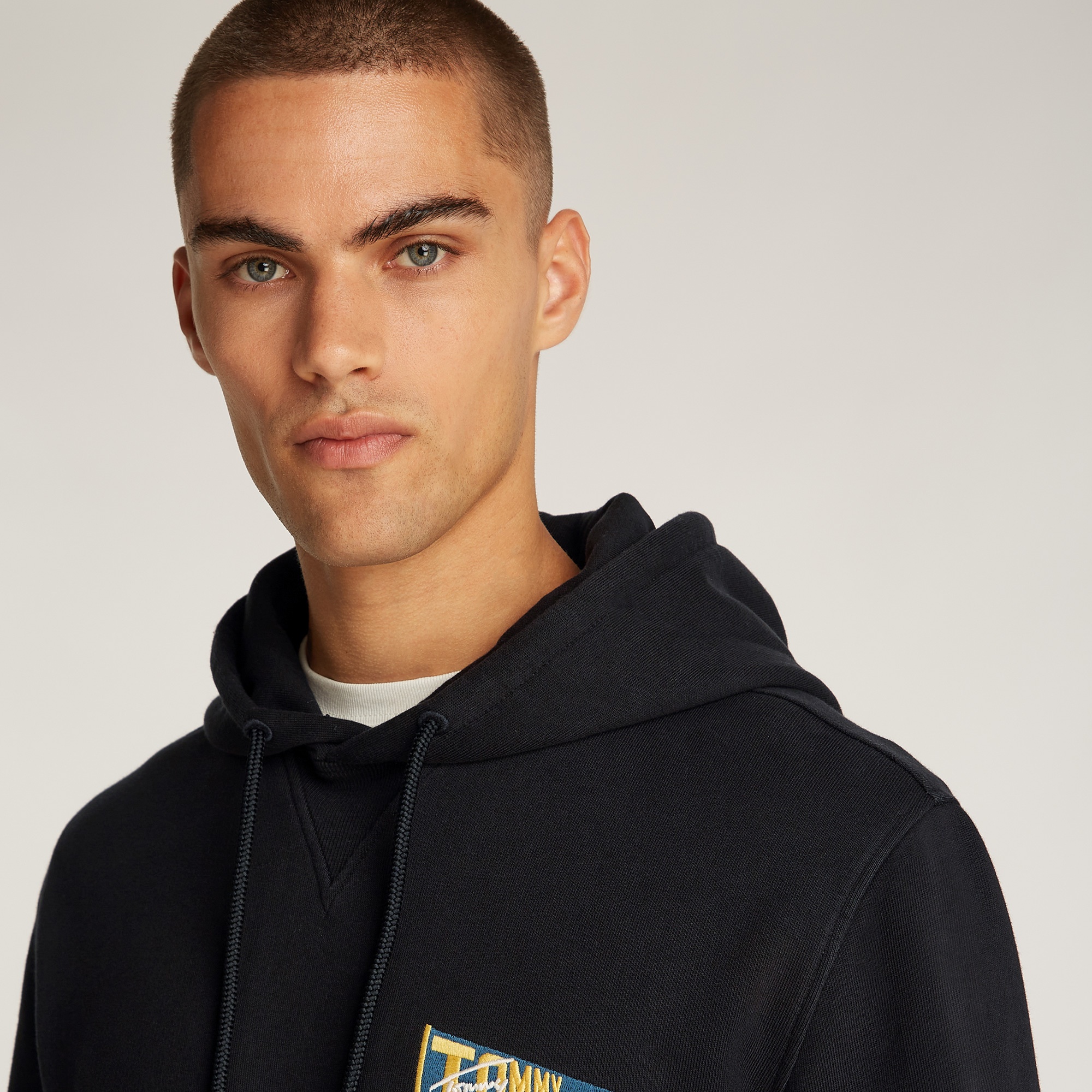 Tommy Jeans Reg Uni Flag Tiger Erkek Siyah Sweatshirt