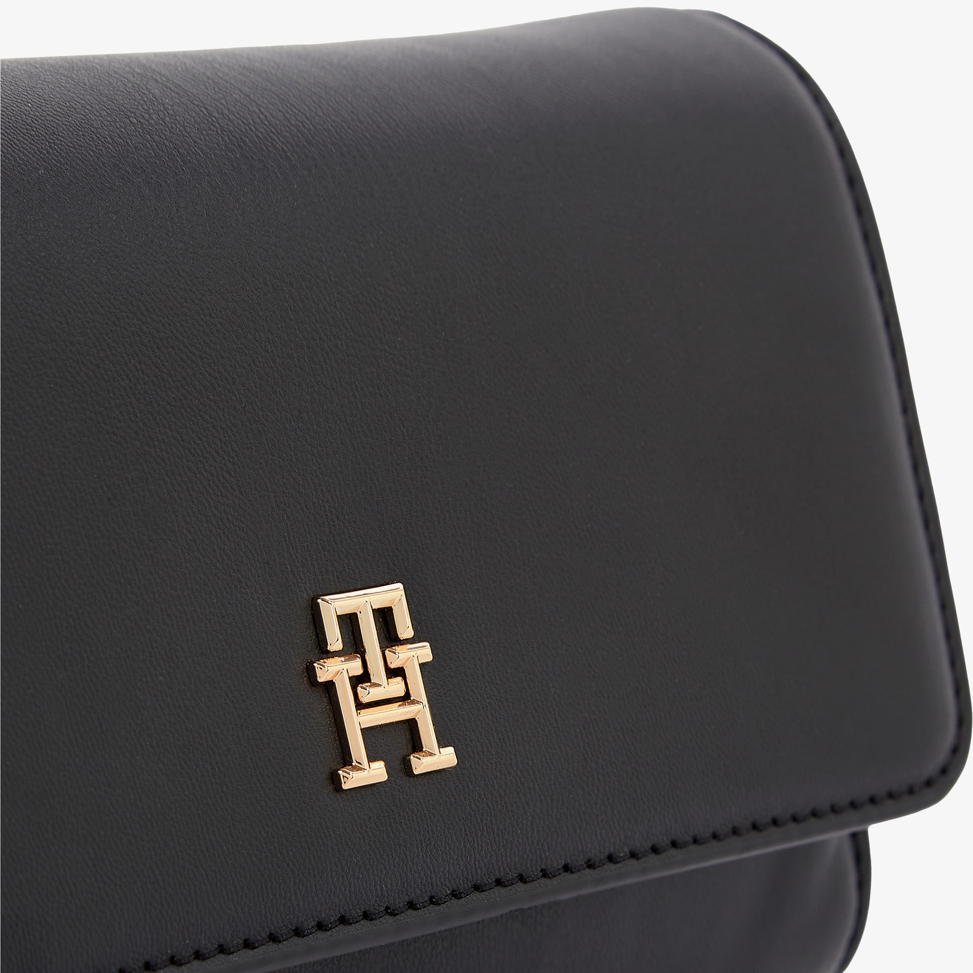 Tommy Hilfiger Eternity Chain Crossover Kadın Siyah El Çantası