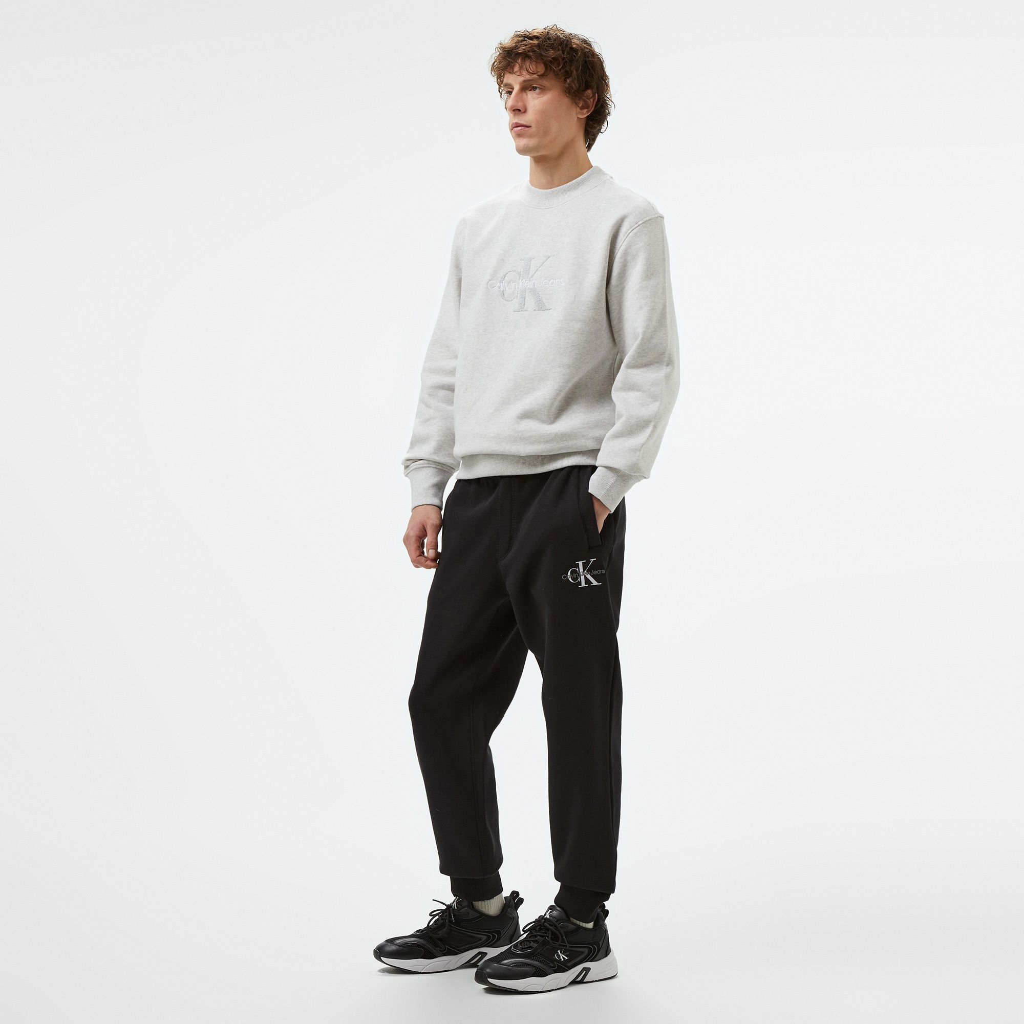 Calvin Klein Jeans Chenılle Monologo Crew Neck Erkek Gri Sweatshirt