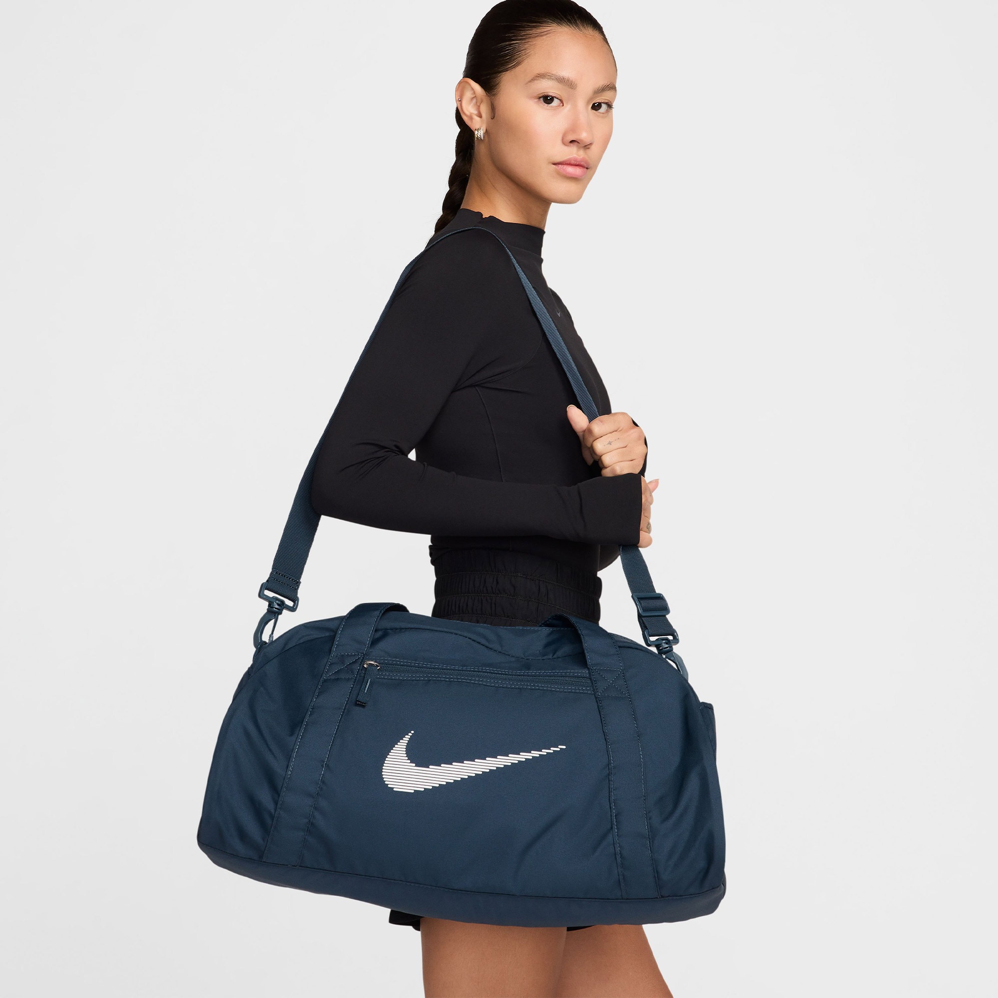Nike Gym Club Kadın Lacivert Spor Çantası