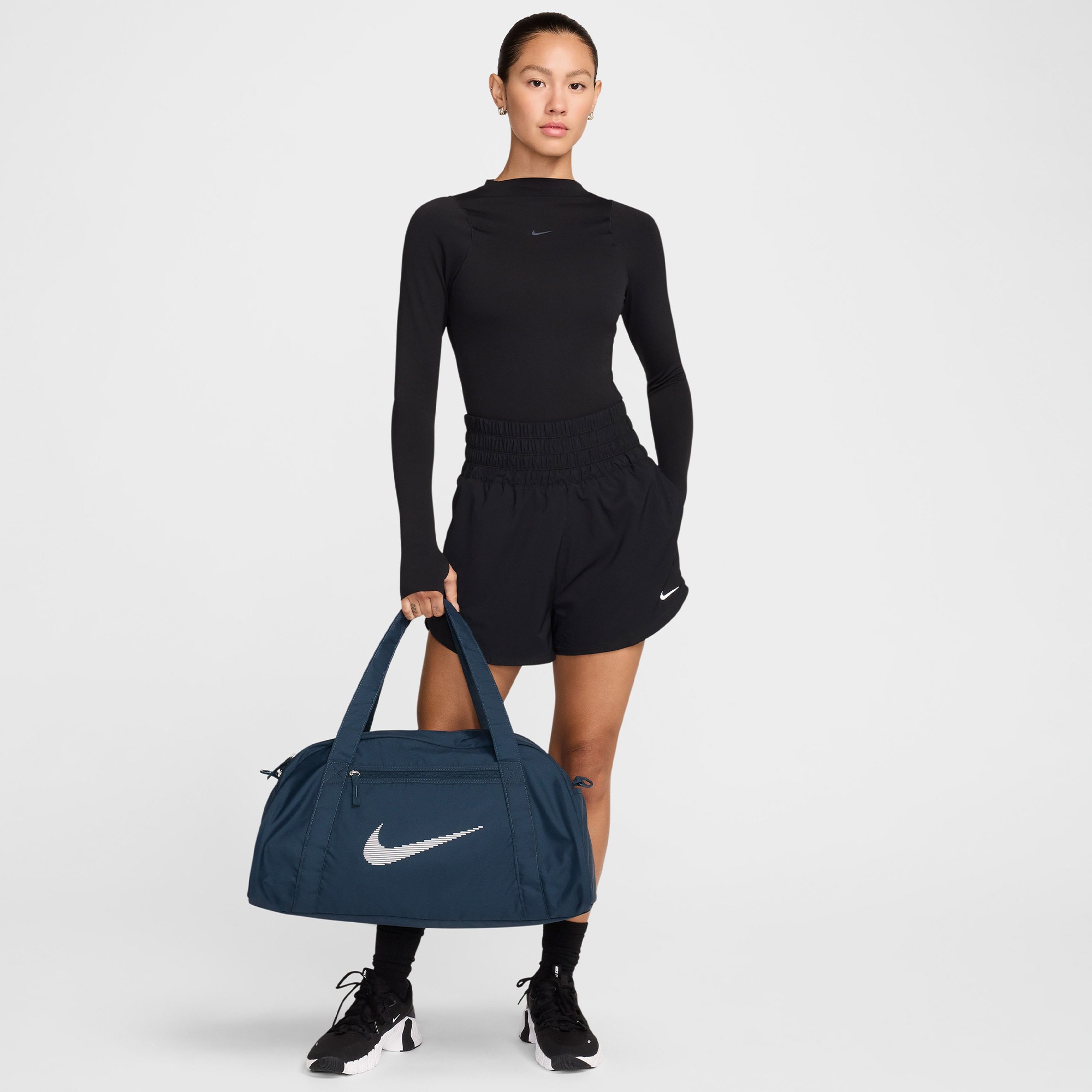 Nike Gym Club Kadın Lacivert Spor Çantası