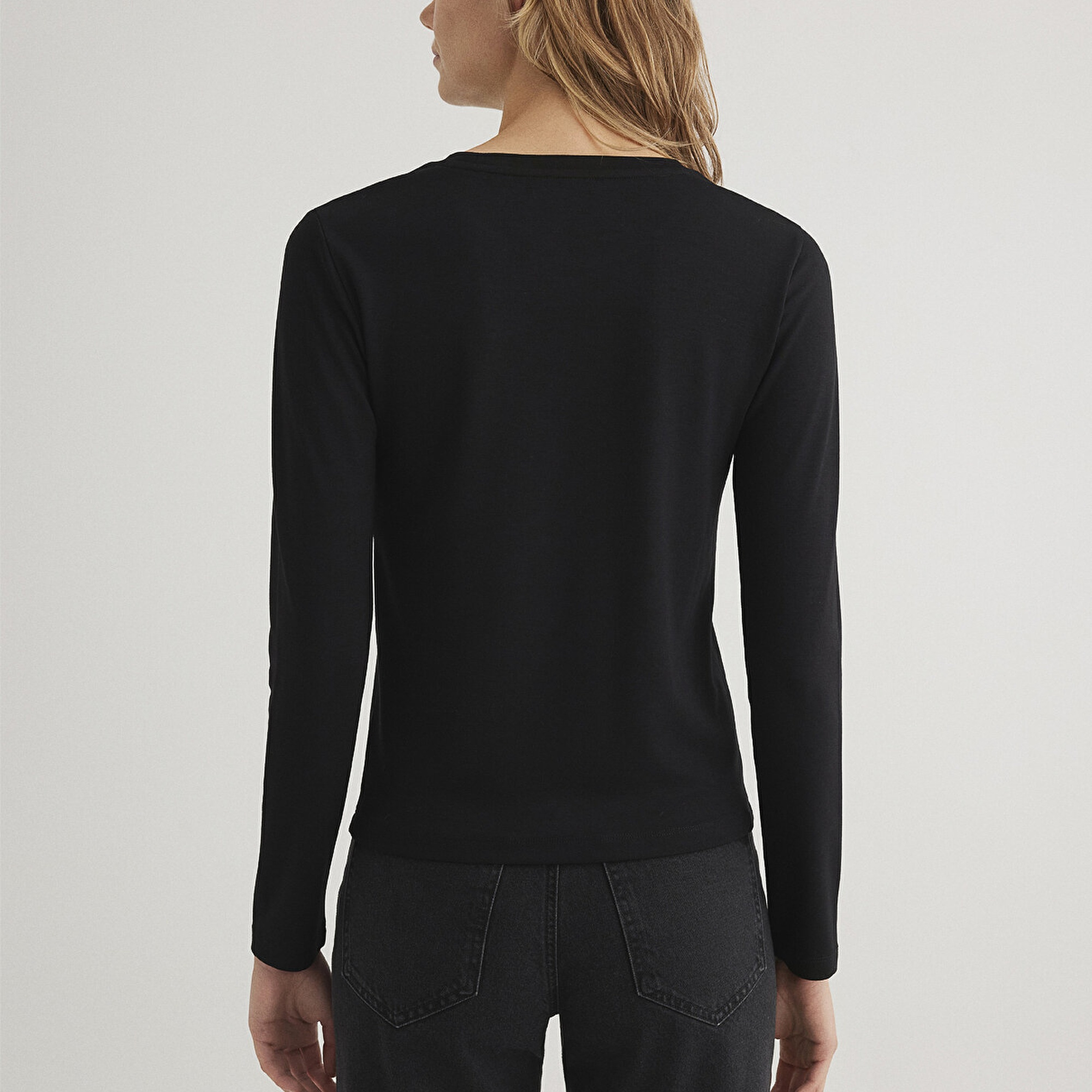 Mavi Uzun Kollu Siyah Tişört Fitted / Vücuda Oturan Kesim 1612908-900