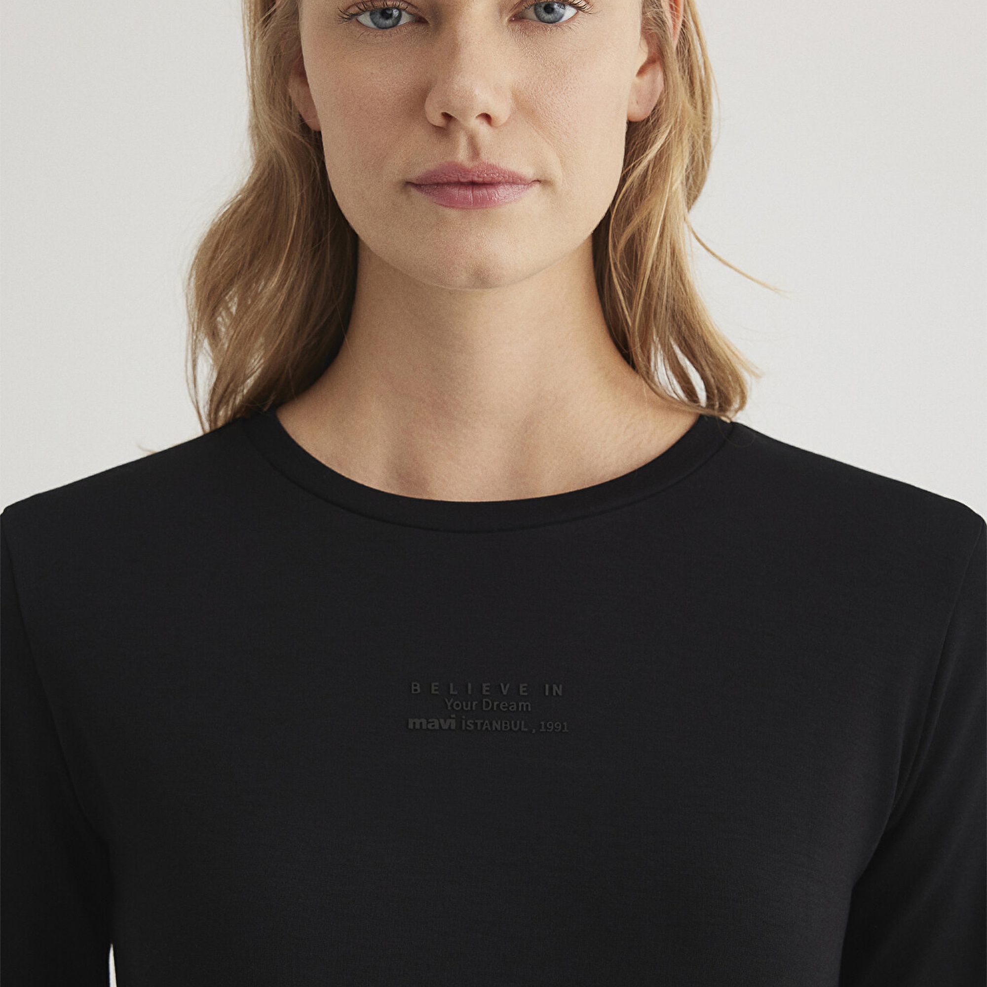 Mavi Uzun Kollu Siyah Tişört Fitted / Vücuda Oturan Kesim 1612908-900