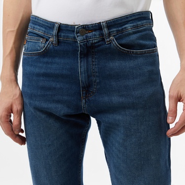  Boss Erkek Lacivert Jean
