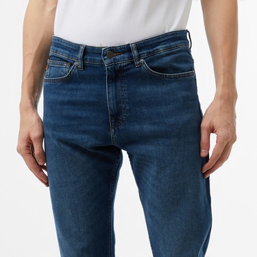  Boss Erkek Lacivert Jean