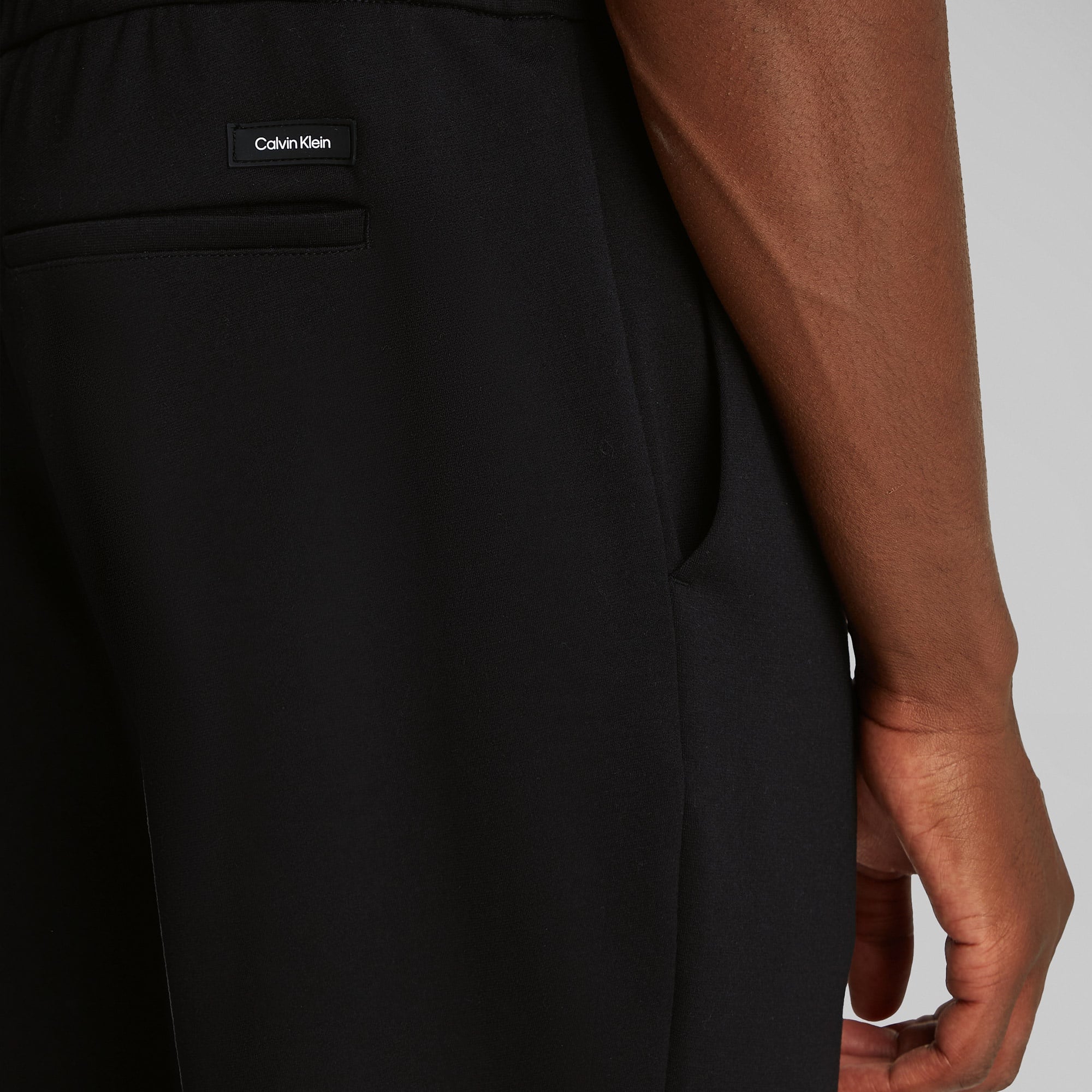 Calvin Klein Comfort Knit Tapered Pleat Erkek Siyah Pantolon