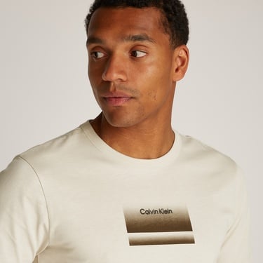  Calvin Klein Gradient Logo Erkek Gri T-Shirt