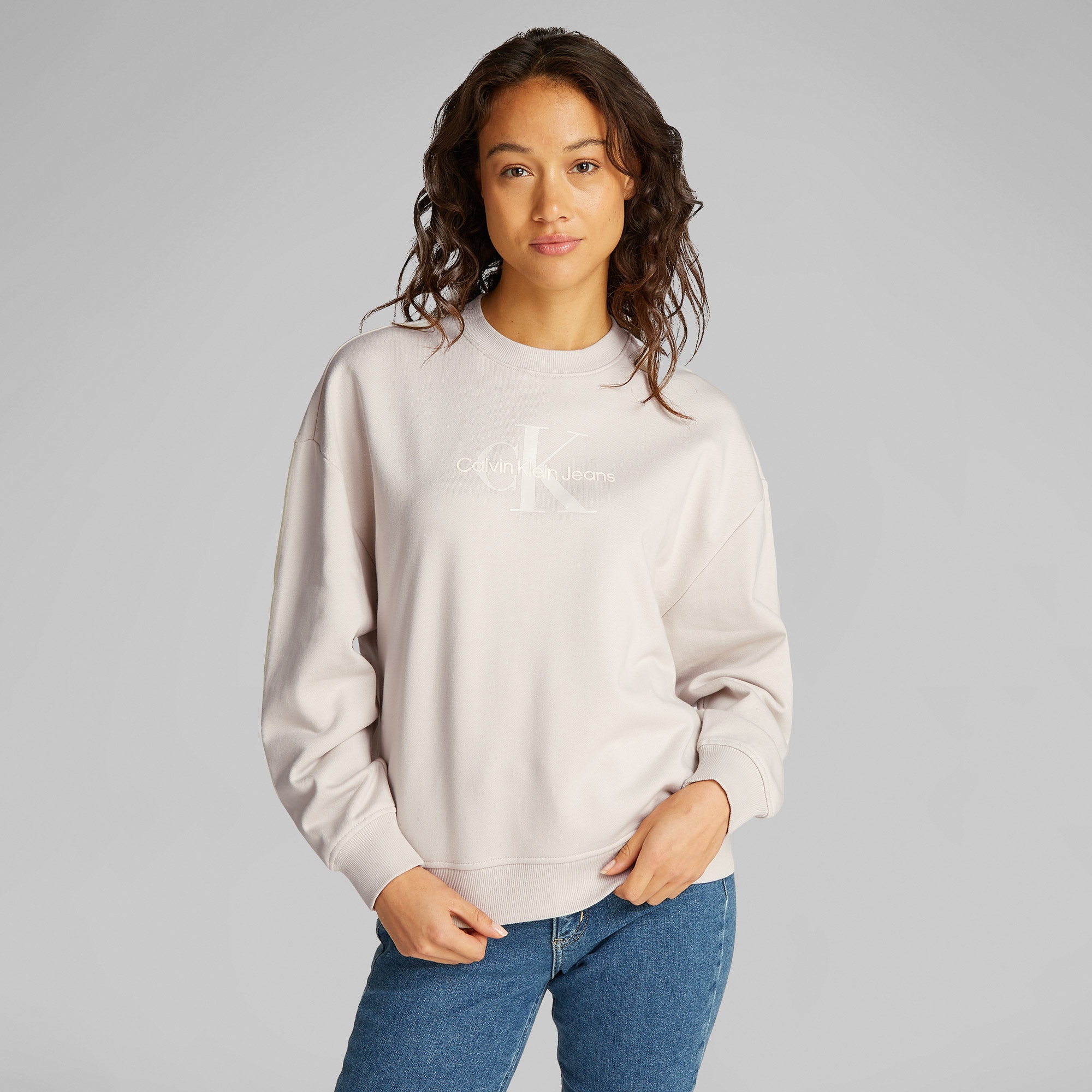Calvin Klein Glossy Monologo Regular Crewne Kadın Bej Sweatshirt