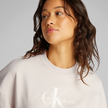  Calvin Klein Glossy Monologo Regular Crewne Kadın Bej Sweatshirt