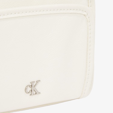  Calvin Klein Utility Camera 16 Kadın Beyaz El Çantası
