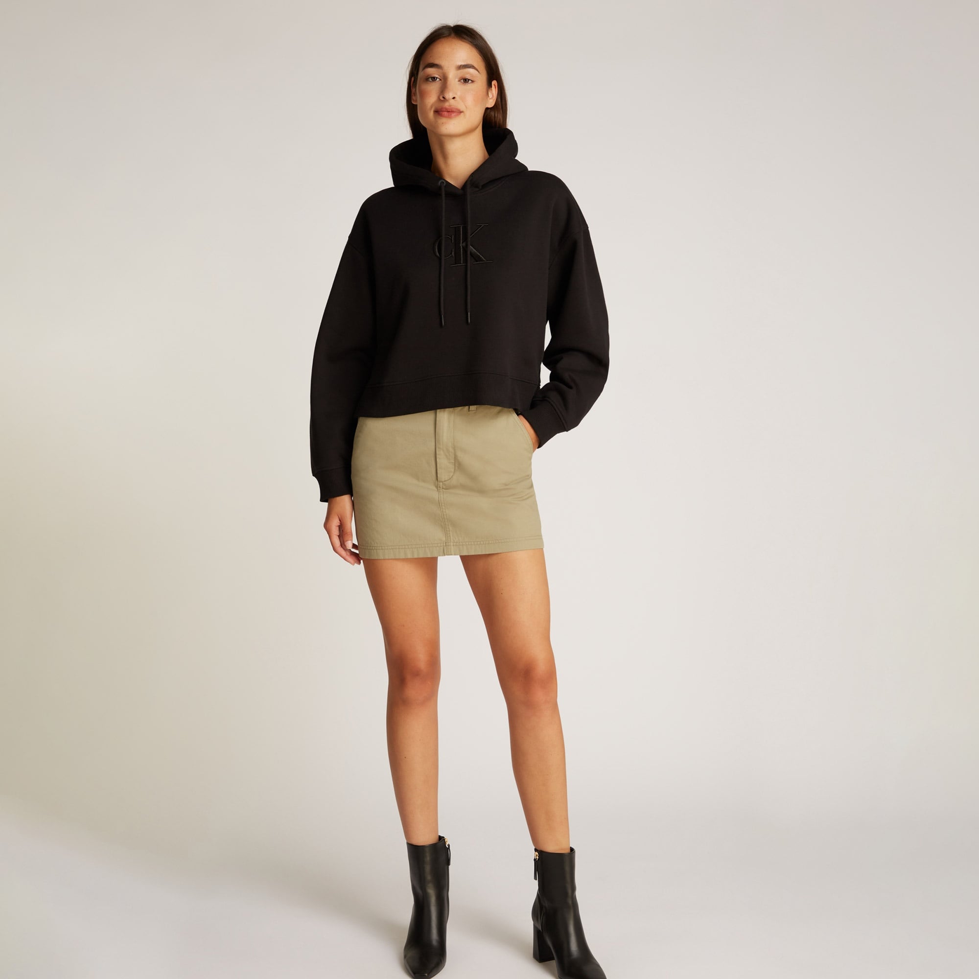 Calvin Klein Raised Embroidery Kadın Siyah Sweatshirt