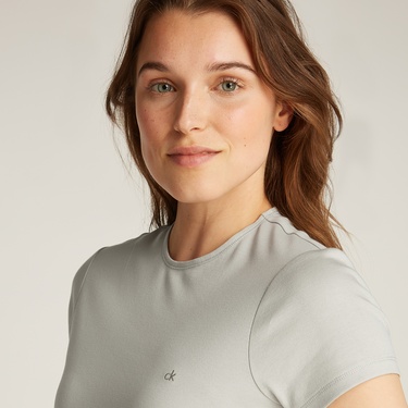  Calvin Klein Liquid Touch C-Nk Top Kadın Gri T-Shirt