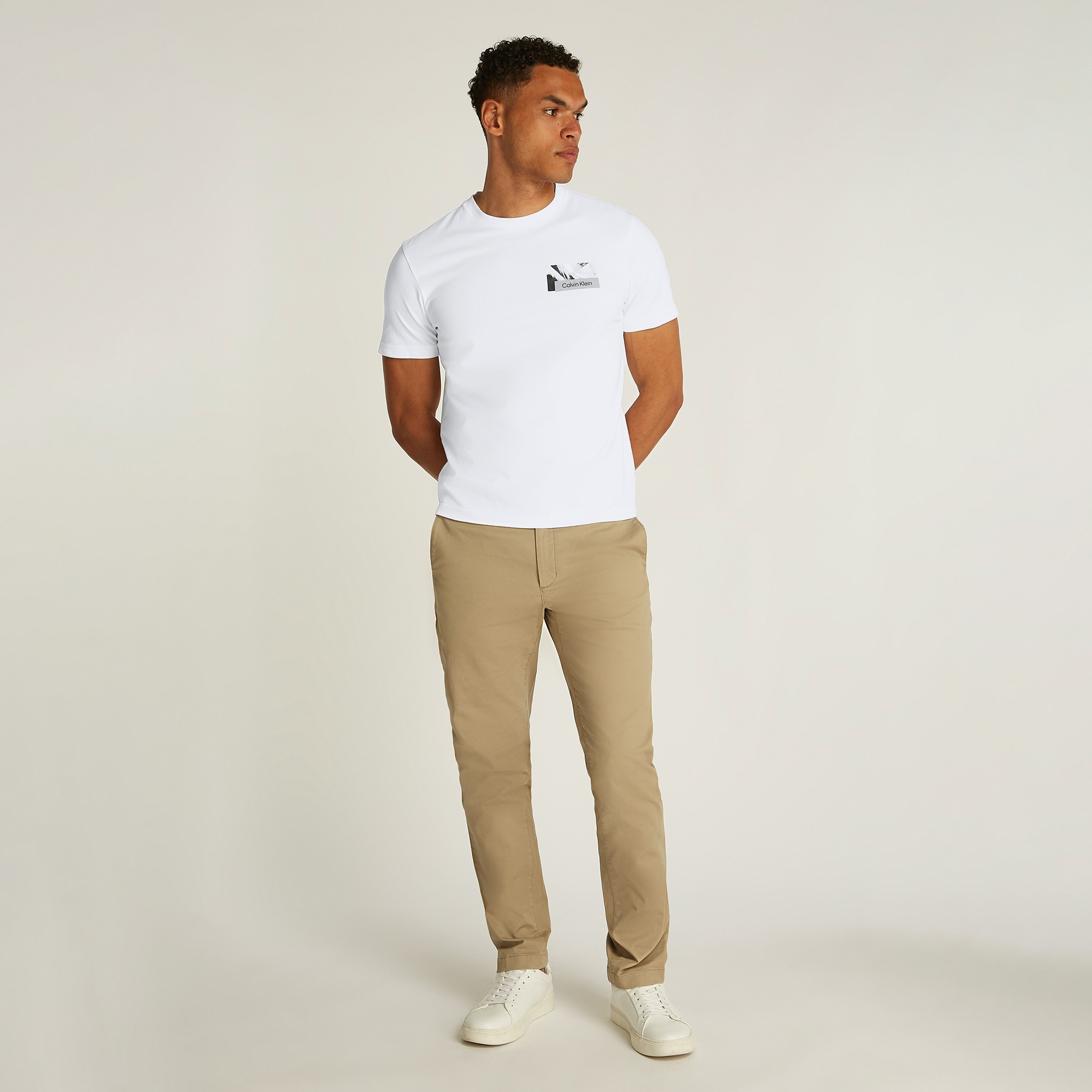 Calvin Klein Logo Graphic Erkek Beyaz T-Shirt