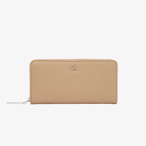 Calvin Klein Daily Large Zip Around Pbl Kadın Bej Cüzdan