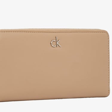  Calvin Klein Daily Large Zip Around Pbl Kadın Bej Cüzdan