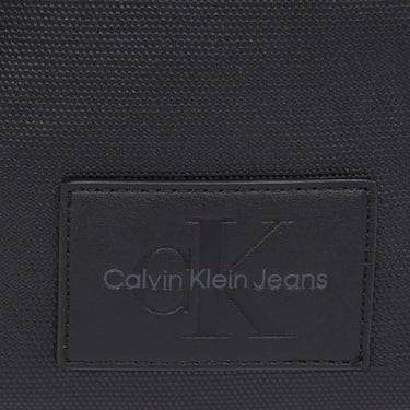  Calvin Klein Coated Sq Camera 18 Erkek Siyah El Çantası