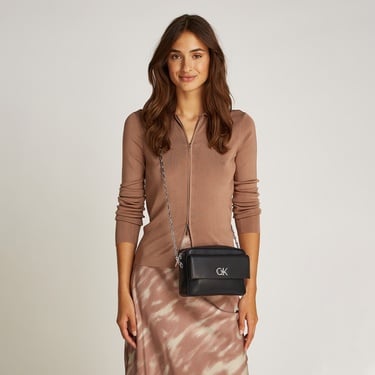  Calvin Klein Poet Camera Kadın Siyah El Çantası