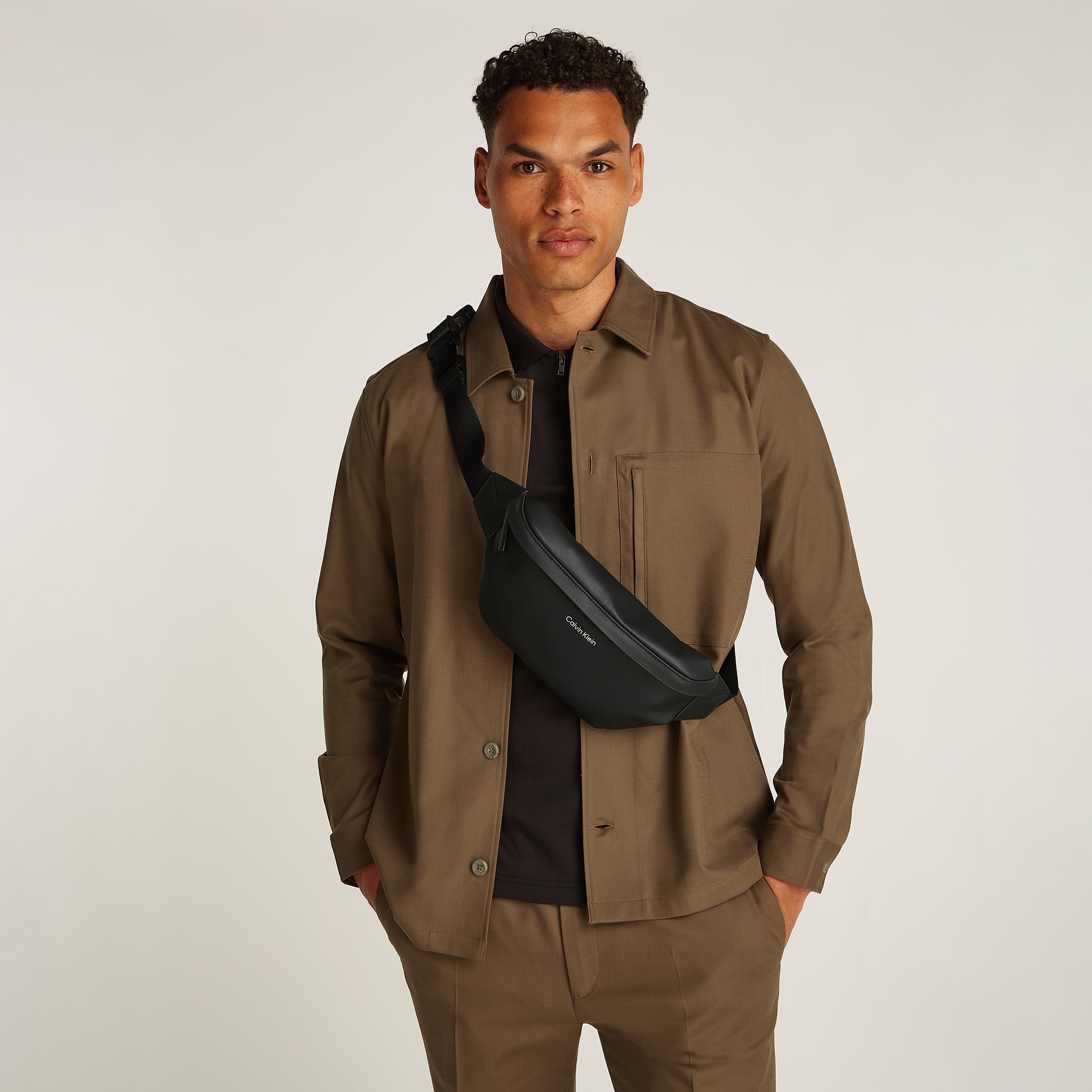Calvin Klein Must Waist Erkek Siyah Omuz Çantası