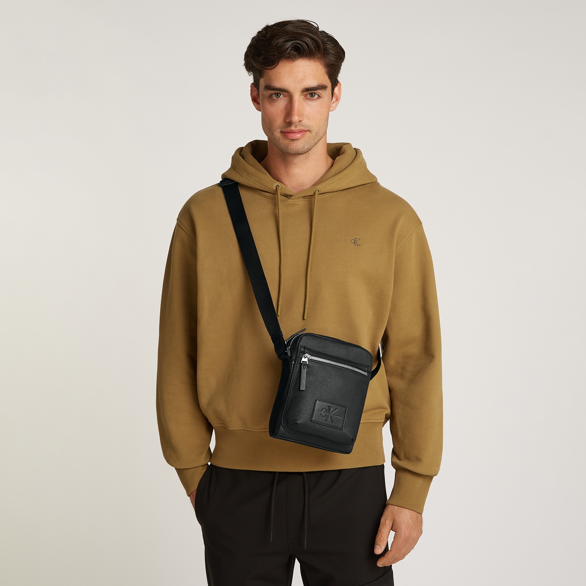 Calvin Klein Coated Reporter18 Erkek Siyah El Çantası