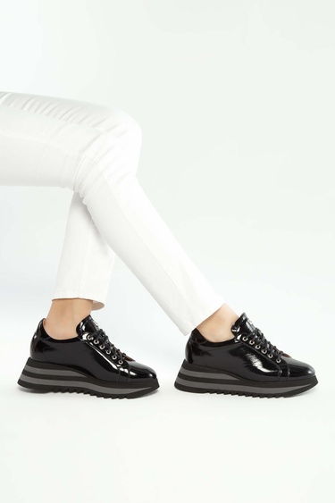  Tamer Tanca Kadın Hakiki Deri Siyah Rugan Sneakers & Spor Ayakkabı