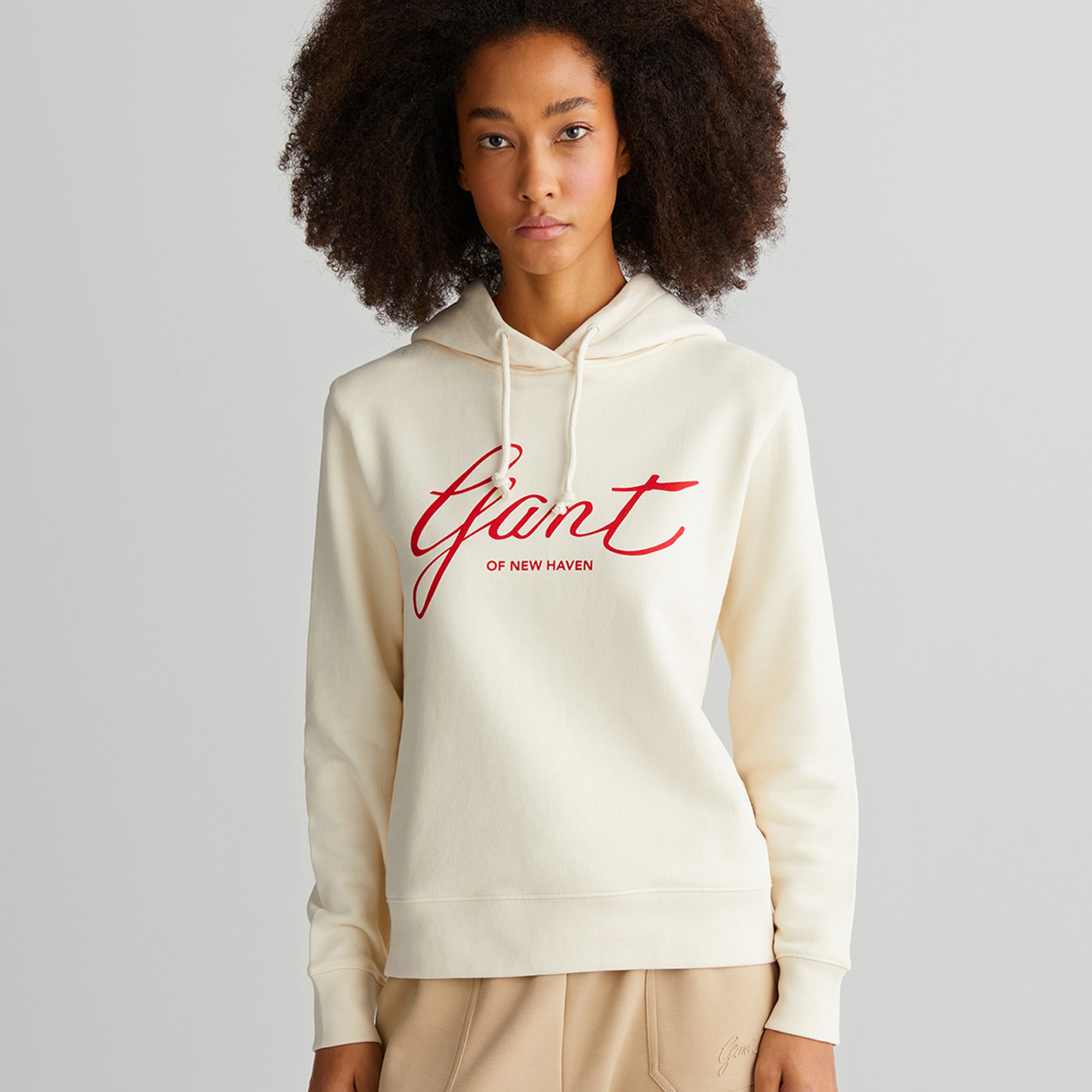 GANT Kadın Krem Relaxed Fit Kapüşonlu Logolu Sweatshirt