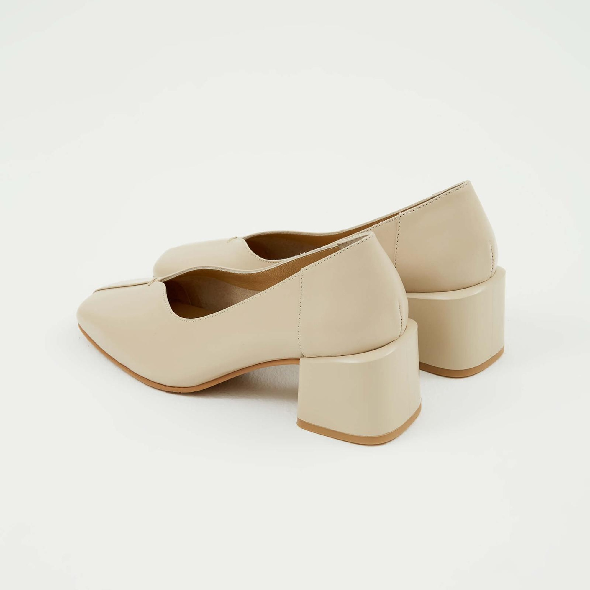 Tamer Tanca Kadın Hakiki Deri Bej Topuklu Ayakkabı