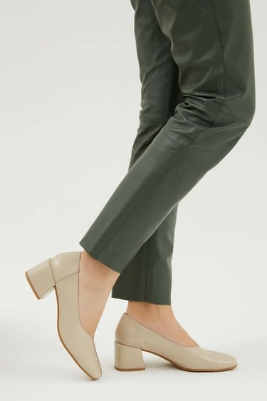  Tamer Tanca Kadın Hakiki Deri Bej Topuklu Ayakkabı