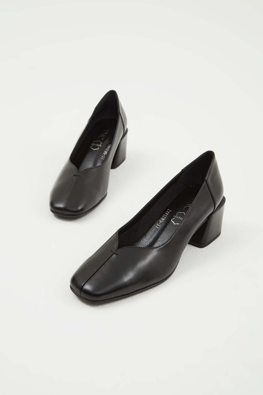  Tamer Tanca Kadın Hakiki Deri Siyah Deri Topuklu Ayakkabı