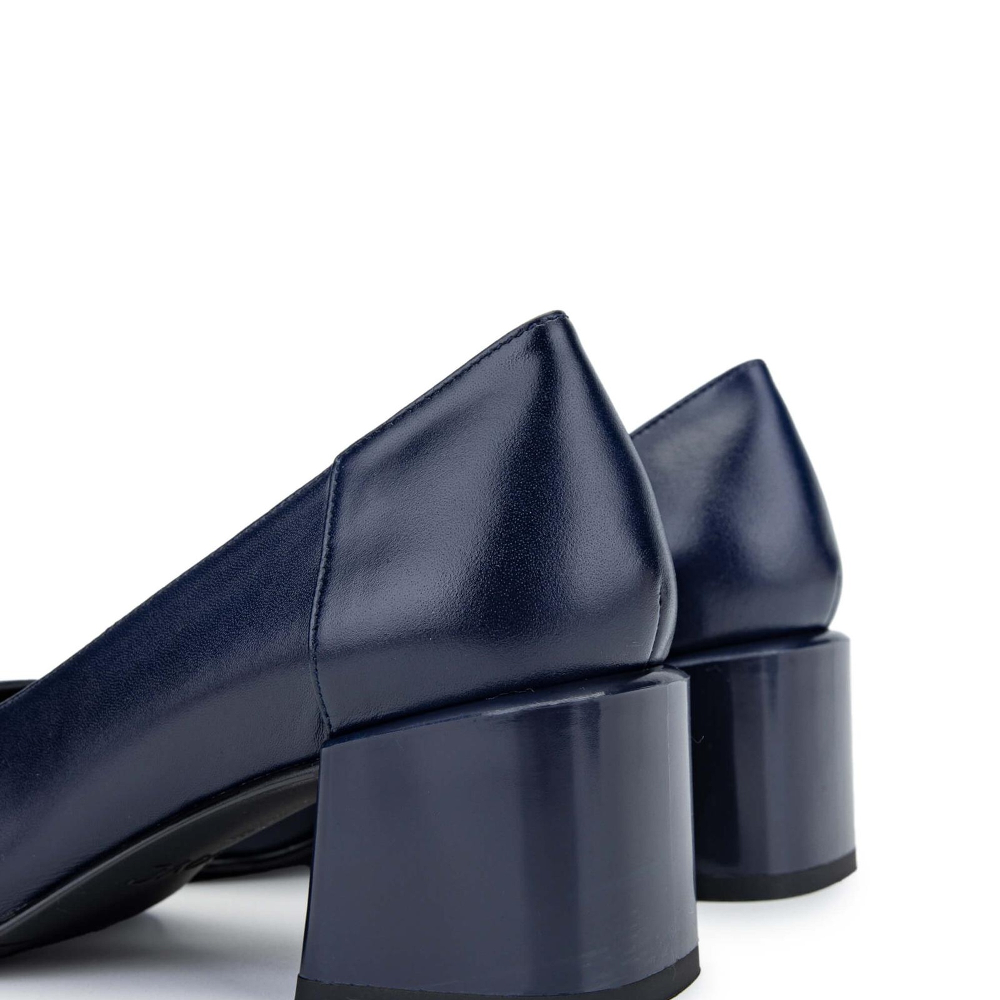 Tamer Tanca Kadın Hakiki Deri Lacivert Topuklu Ayakkabı