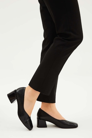  Tamer Tanca Kadın Hakiki Deri Siyah Topuklu Ayakkabı