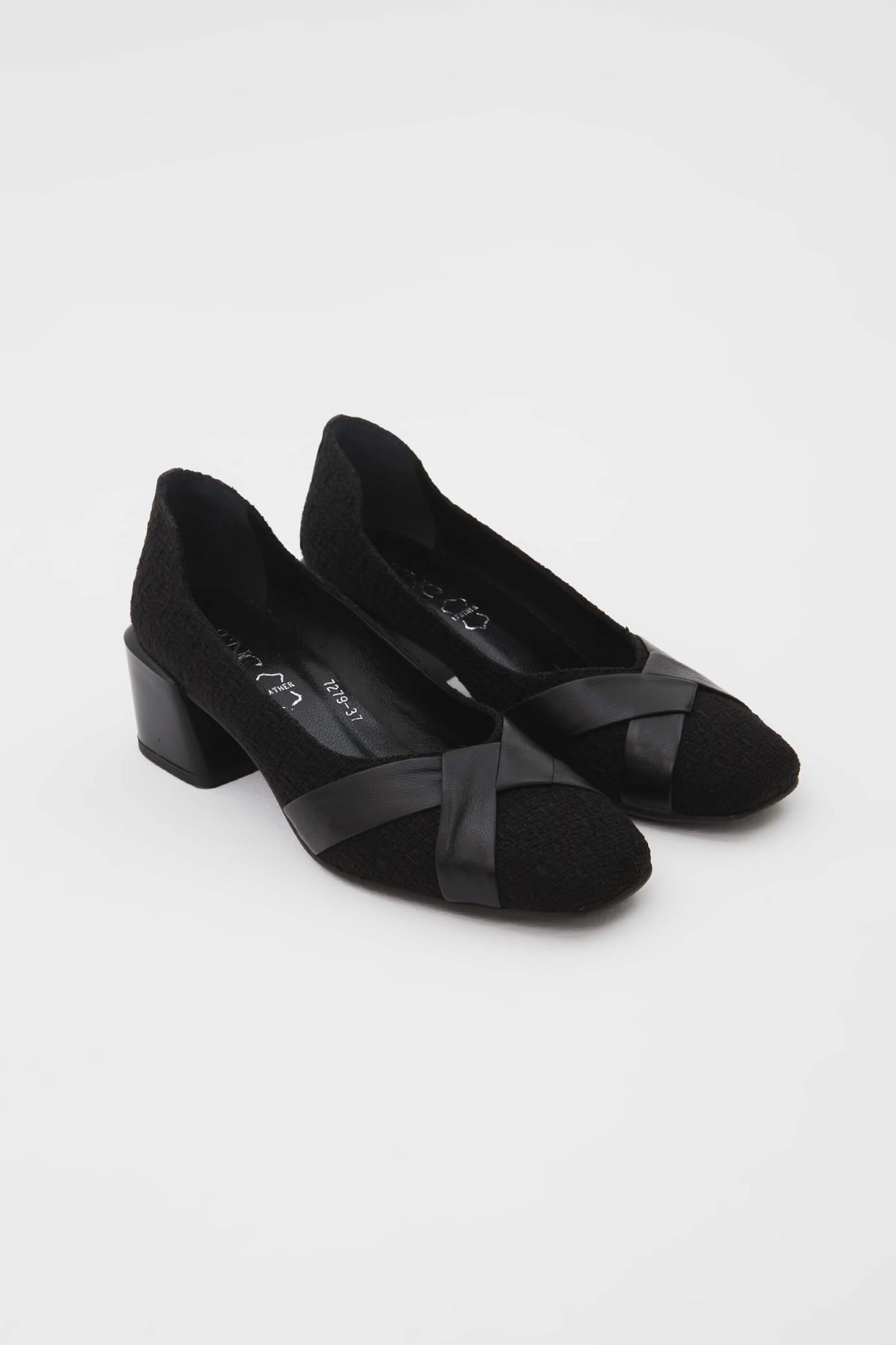  Tamer Tanca Kadın Hakiki Deri Siyah Keten Topuklu Ayakkabı