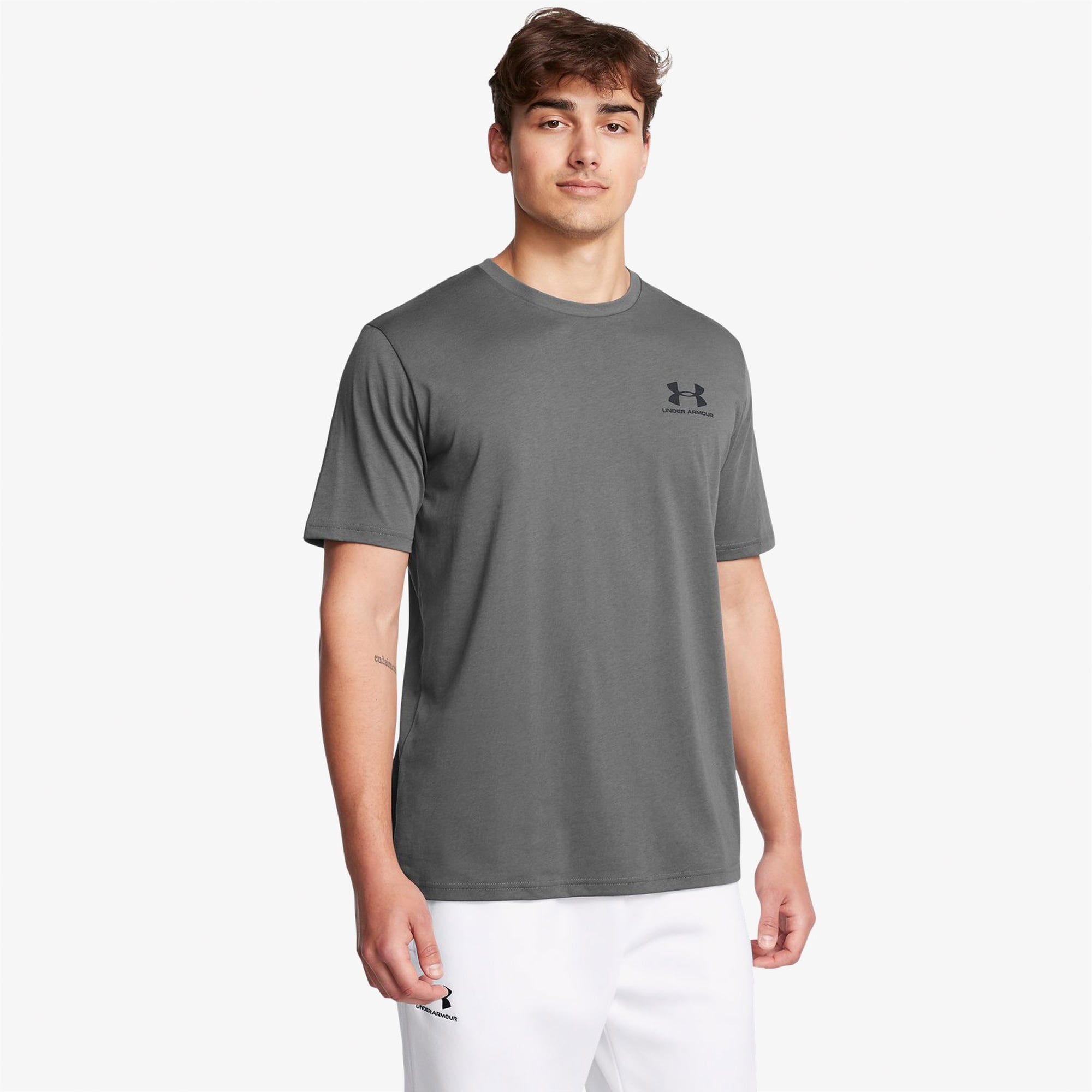 Under Armour Sportstyle Left Chest Erkek Gri Günlük T-Shirt