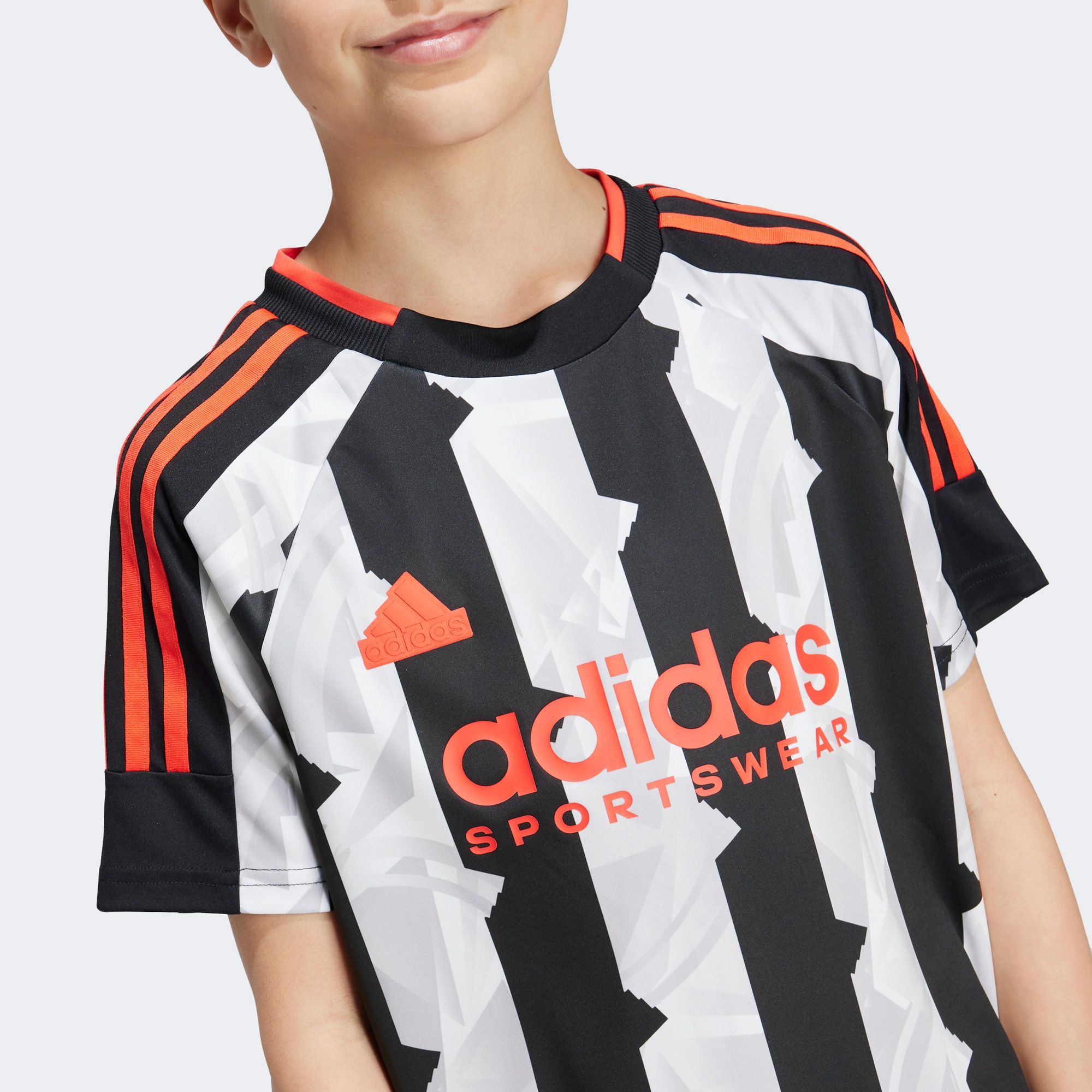 adidas Trio Çocuk Siyah T-Shirt