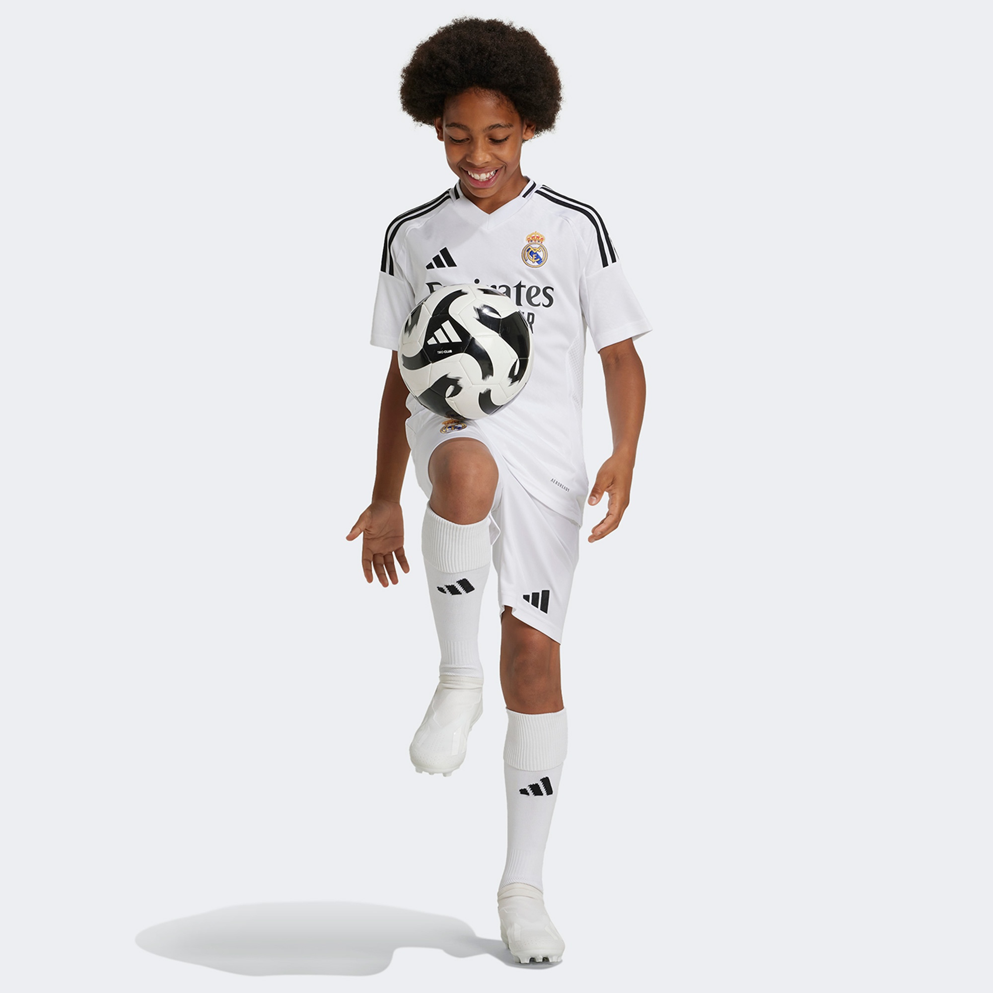 adidas Real Madrid 24/25 Çocuk Beyaz Futbol Şortu