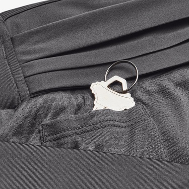  Under Armour Launch Pro Erkek Gri Koşu Şortu