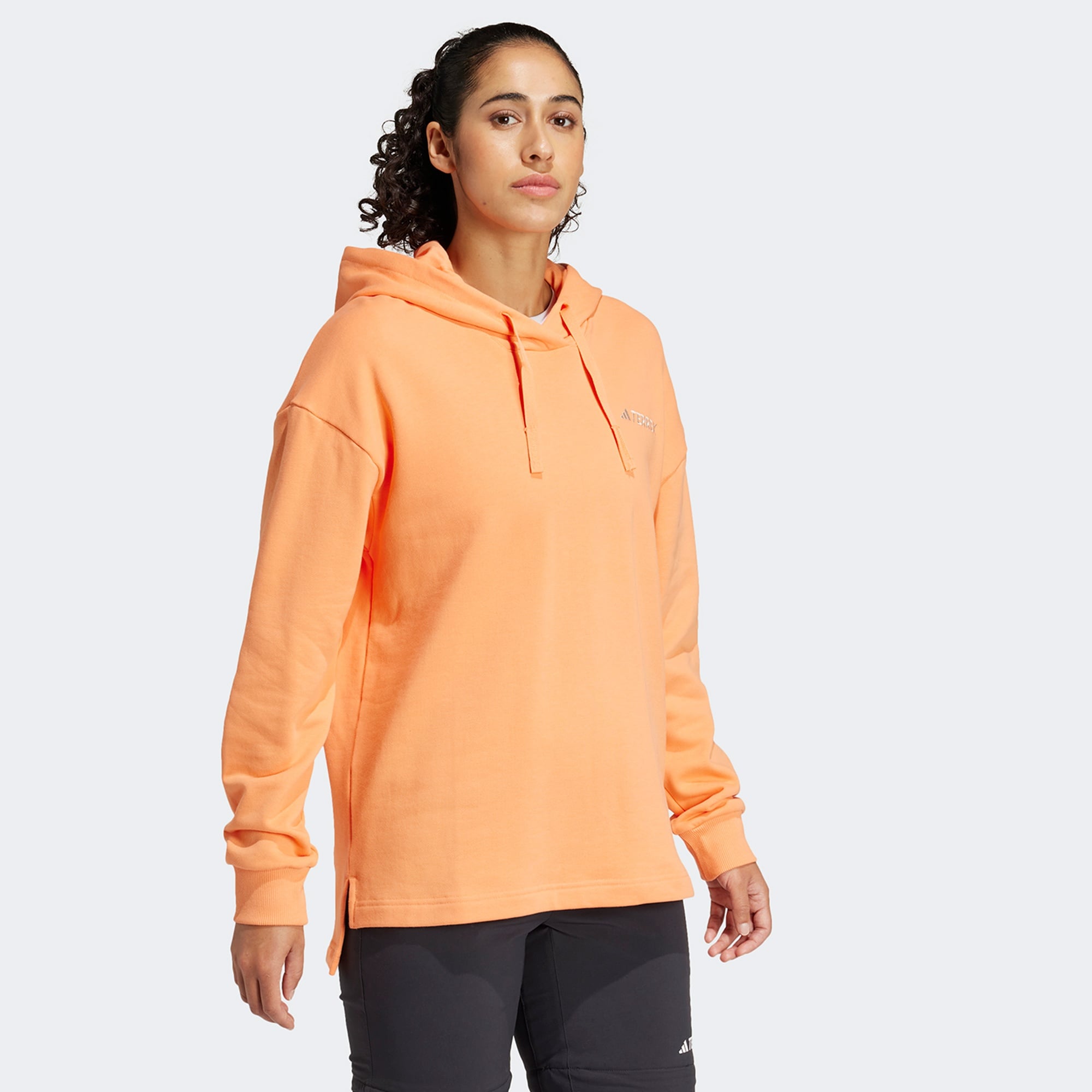 adidas Terrex Logo Kapüşonlu Kadın Turuncu Günlük Sweatshirt