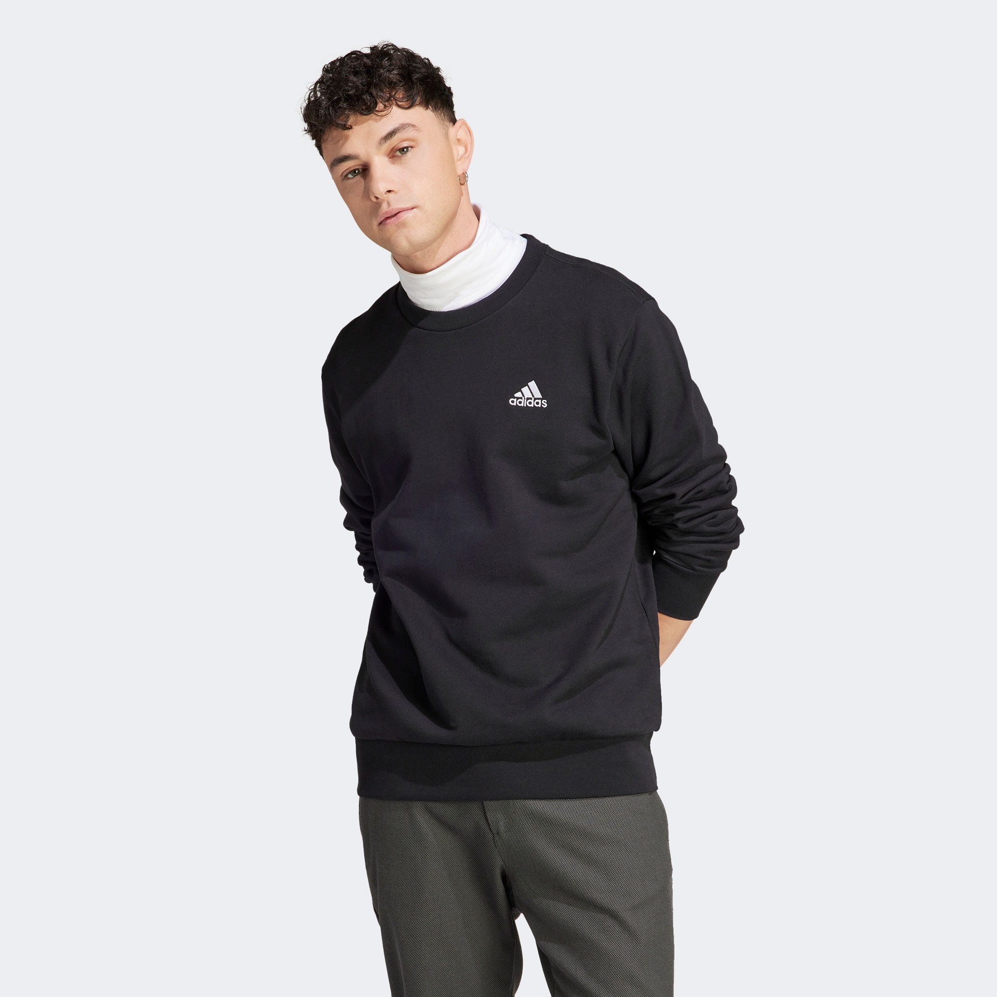 adidas Essentials Embroidered Small Logo Erkek Siyah Günlük Sweatshirt