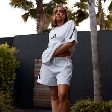  adidas Z.N.E. Kadın Beyaz Günlük T-Shirt