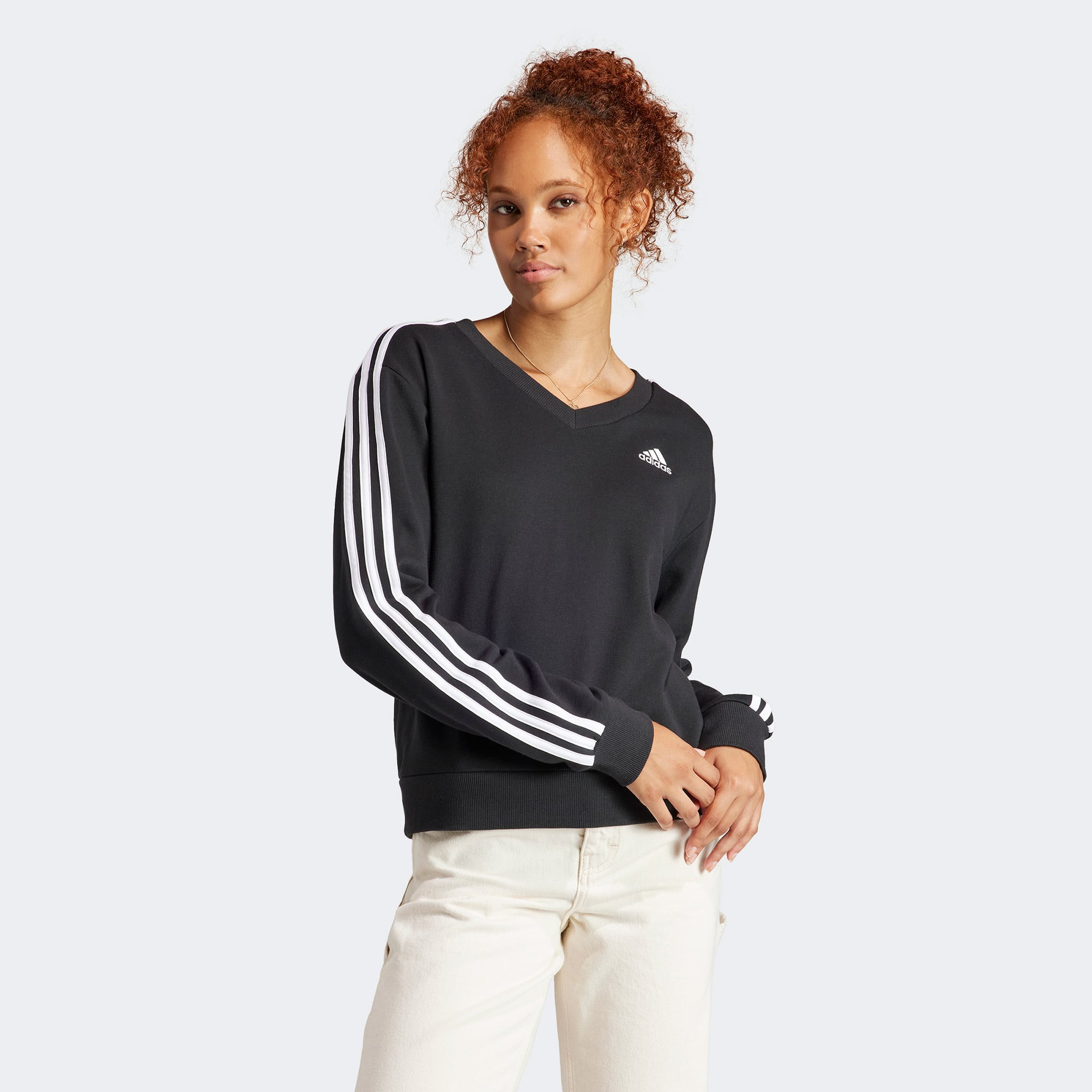  adidas Essentials 3 Stripes V-Neck Kadın Siyah Günlük Sweatshirt