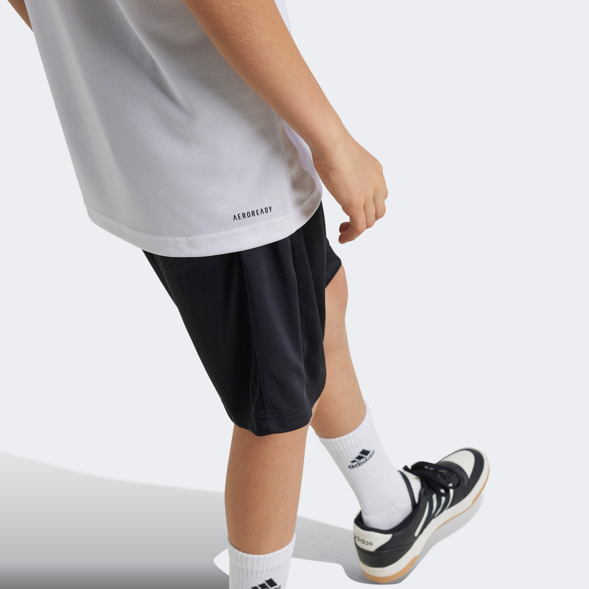 adidas Training Essential Çocuk Beyaz Antrenman T-Shirt