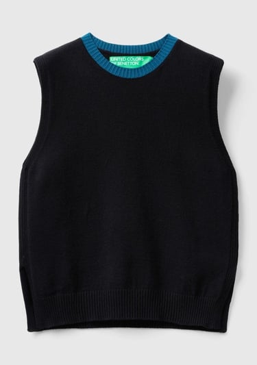  Kadın Siyah Viskoz Karışımlı Yanları Yırtmaçlı Kolsuz Kazak