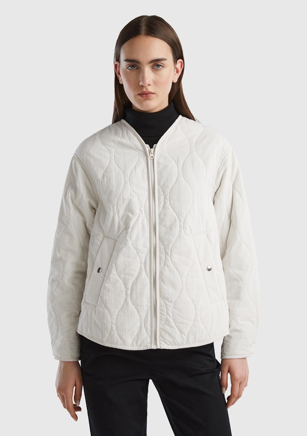  Kadın Krem Fermuarlı Önü Düğmeli Cepli Kapitone Ceket