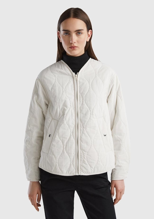  Kadın Krem Fermuarlı Önü Düğmeli Cepli Kapitone Ceket