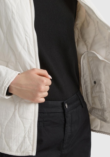  Kadın Krem Fermuarlı Önü Düğmeli Cepli Kapitone Ceket