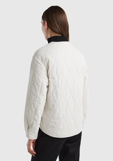  Kadın Krem Fermuarlı Önü Düğmeli Cepli Kapitone Ceket