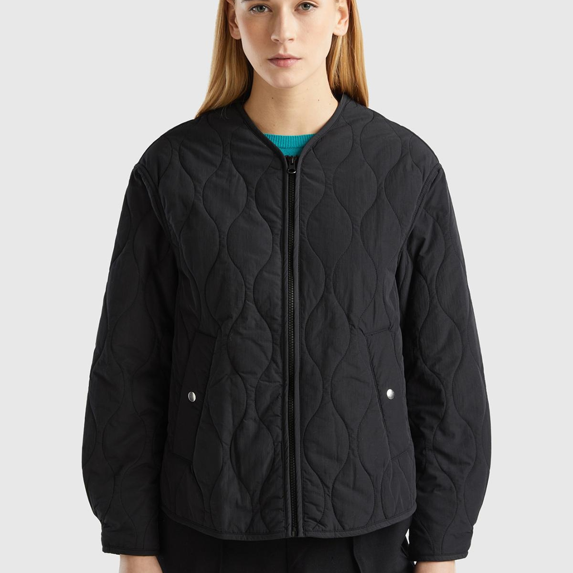 Kadın Siyah Fermuarlı Önü Düğmeli Cepli Kapitone Ceket