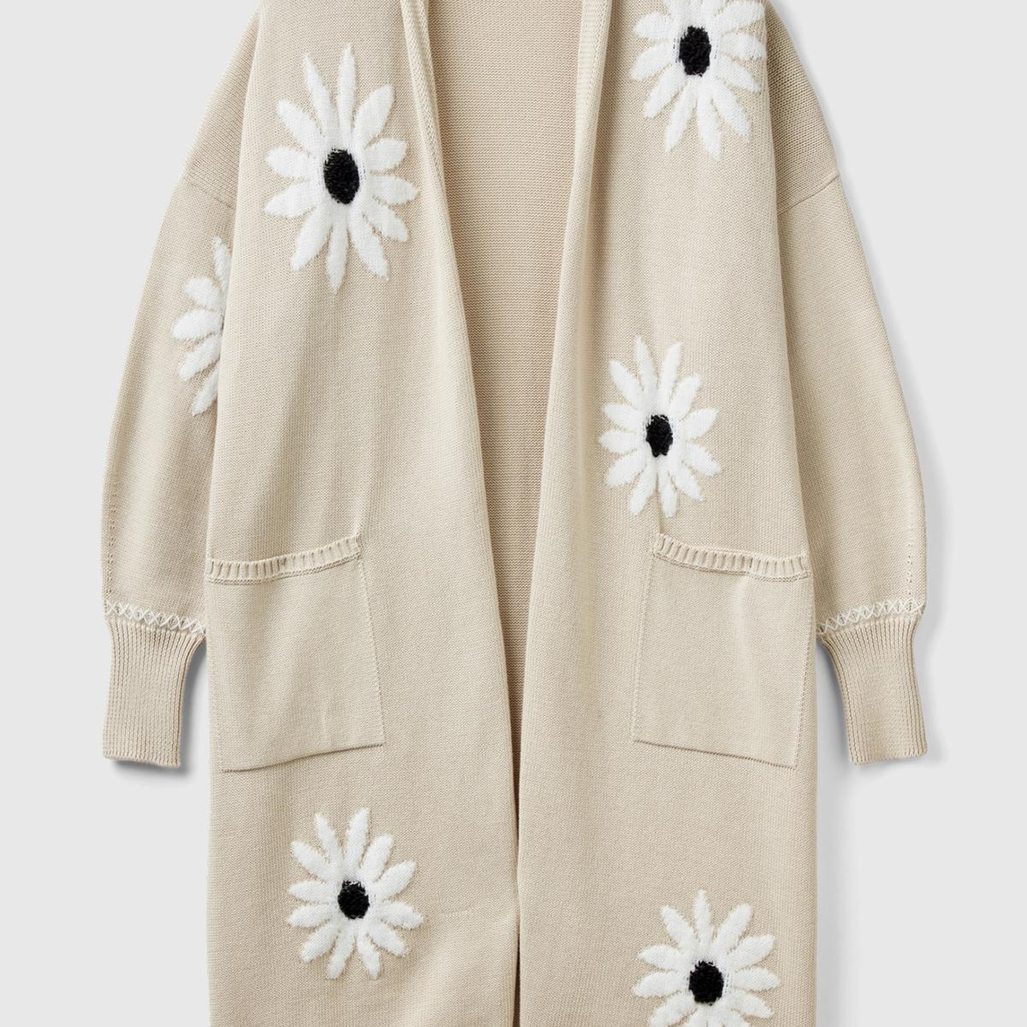 Kadın Bej Pamuk ve Yün Karışımlı Önü Cepli Çiçek Motifli Midi Hırka