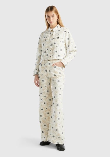  Kadın Krem Çiçek Desenli Denim Ceket