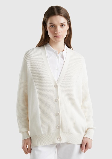  Kadın Krem %100 Pamuk Düğmeli Geniş Kalıp V Yaka Kazak